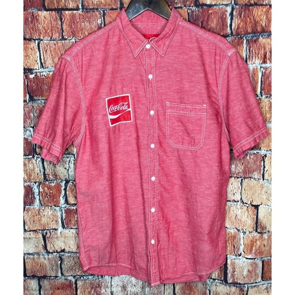 Coca Cola Men’s Short Sleeve Button Front Red Small Shirt Embroidered - Picture 1 of 3